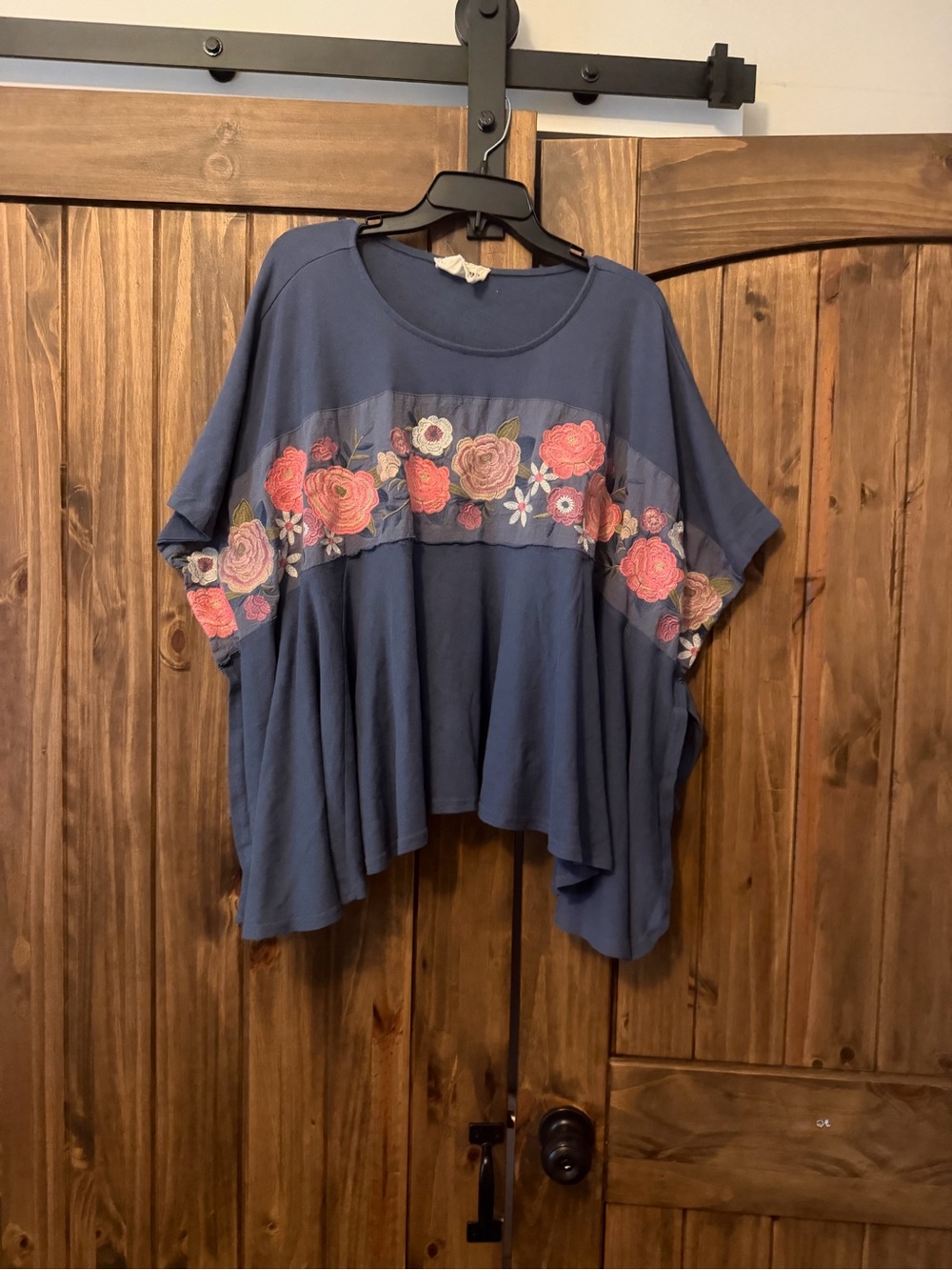 Savanna Jane embroidered top